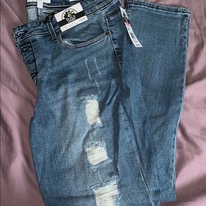 Cropped Relaxed Skinny Jeans